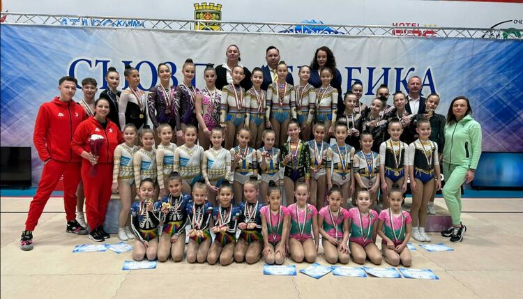 20 медала и отлично представяне за &bdquo;Мега спорт&ldquo; на държавното първенство по спортна аеробика