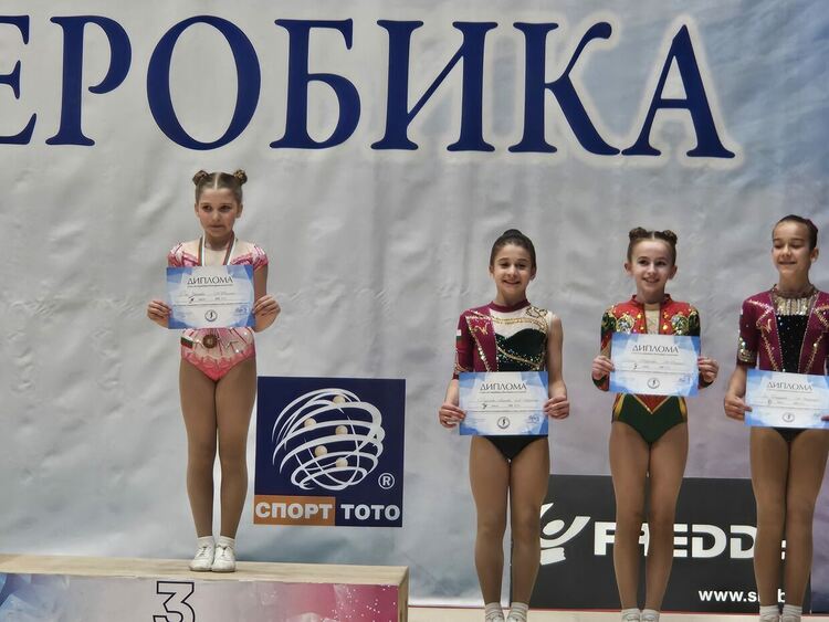 С много медали се окичиха състезателките на &bdquo;Виолена спорт&ldquo; от държавното първенство в Пловдив 
