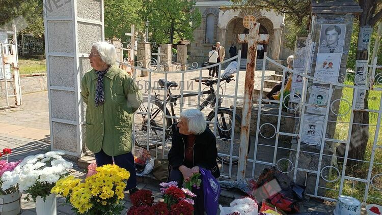 С празнична света литургия посрещнаха храмовия празник на църквата &bdquo;Св.Георги Победоносец&ldquo;в Кърджали