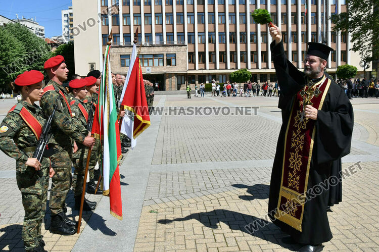 В Хасково отслужиха тържествен молебен за успех на Българската армия