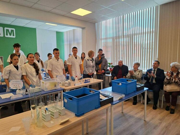 Нов STEM център &bdquo;Креативно бъдеще&ldquo; отваря нови хоризонти за учениците в ПГИ &bdquo;Карл Маркс&ldquo; &ndash; Смолян