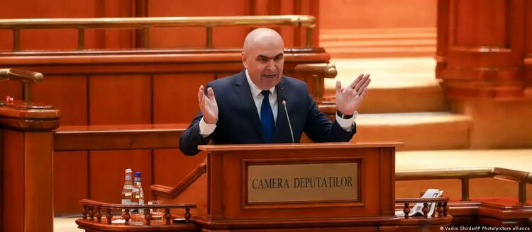Илие Боложан от трибуната на парламента: &bdquo;Аз мога да си тръгна. Но проблемите на тази страна ще останат&ldquo;.