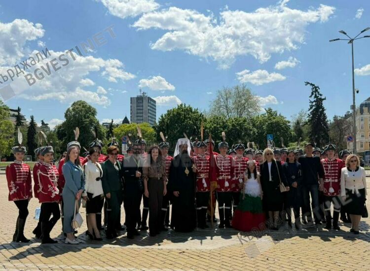 Участие на Гвардейския отряд от Езикова гимназия &bdquo;Христо Ботев&ldquo; в Първия национален преглед на младежките гвардейски отряди