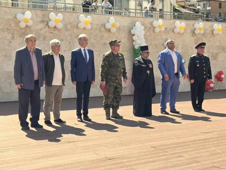 Асеновград отбеляза Гергьовден с тържествена програма и впечатляващ концерт