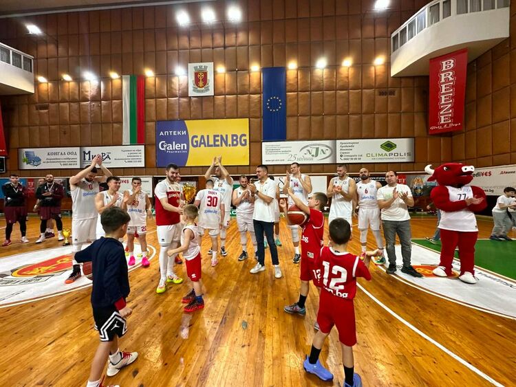 &bdquo;Хасково&ldquo; е шампион в регион &bdquo;Запад&ldquo; след втори успех над &bdquo;Видабаскет&ldquo;