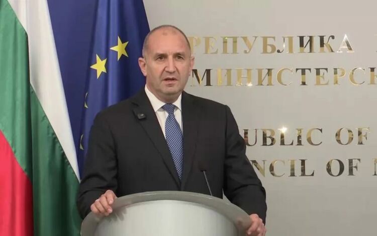 Правителството на Румен Радев проведе първото си заседание в петък, а днес ще има редовно заседание.
