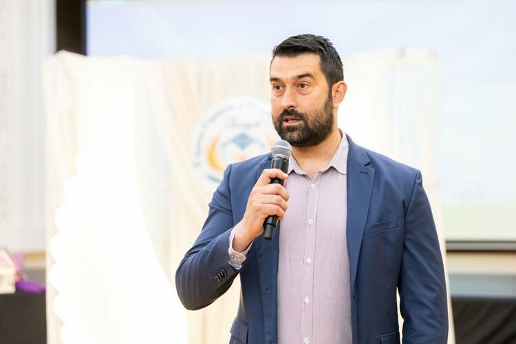 И тази година по традиция кметът на община Перник Станислав Владимиров се срещна с най-изявените абитуриенти от пернишките училища