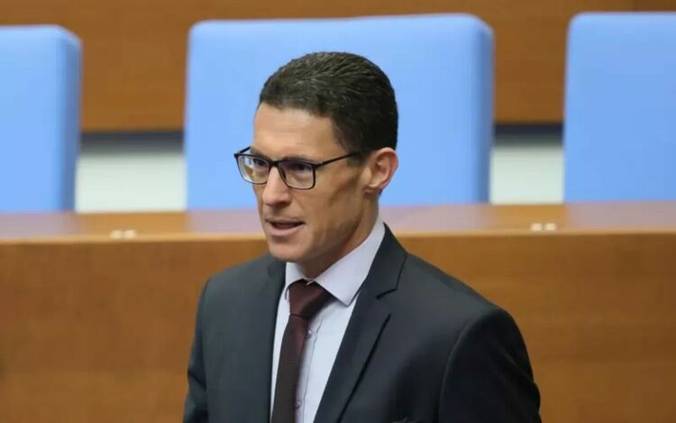Икономическият гуру на Прогресивна България Константин Проданов в примерите си за поскъпването на живота стигна дотам, че да обяви как помнел цена на черния хляб от 6 стотинки.