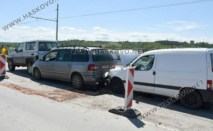 Четирима пострадаха при катастрофи в Хасковско, блъснаха и автобус