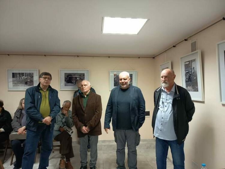 Откриха изложба &ldquo;Устово и устовци&rdquo; на проф. Красимир Андонов