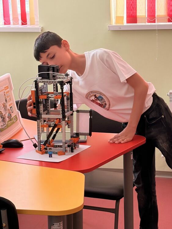 ОУ &bdquo;Шандор Петьофи&ldquo; отвори врати към бъдещето с новия си STEM център
