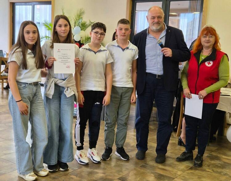 Отборът на ОУ &bdquo;Иван Вазов&ldquo; &ndash; Смолян с престижно второ място на националната викторина &bdquo;Да запазим децата на пътя&ldquo;
