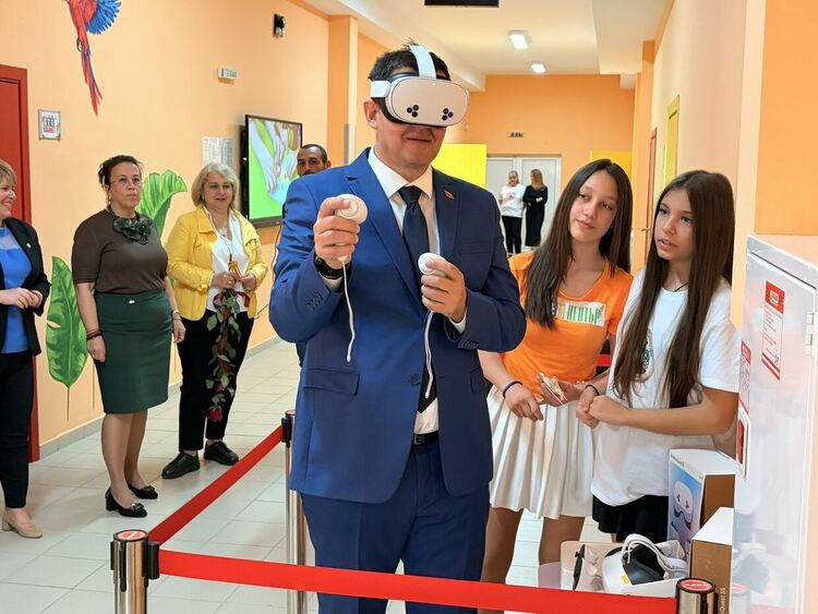 ОУ &bdquo;Шандор Петьофи&ldquo; отвори врати към бъдещето с новия си STEM център
