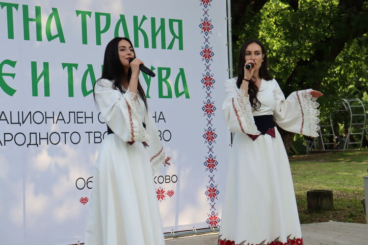 Първото кръшно хоро на &bdquo;Китна Тракия пее и танцува&ldquo; се изви с Бисера и Лидия