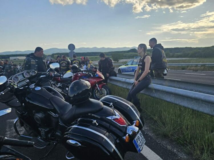 Пътят за Гърция под блокада: Мотористи скочиха срещу високите застраховки