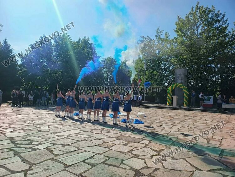 ПГДС &bdquo;Цар Иван Асен II&ldquo; в Хасково изпрати Випуск 2026 с емоционално тържество и много награди