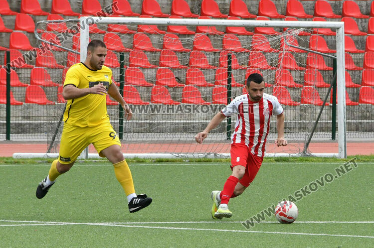 ФК &bdquo;Хасково&ldquo; вдигна шампионската купа