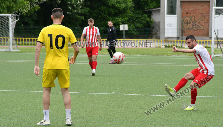 ФК &bdquo;Хасково&ldquo; вдигна шампионската купа