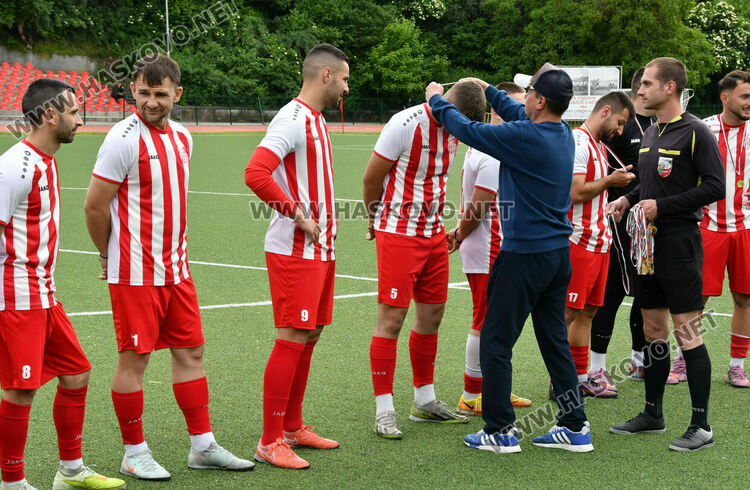 ФК &bdquo;Хасково&ldquo; вдигна шампионската купа