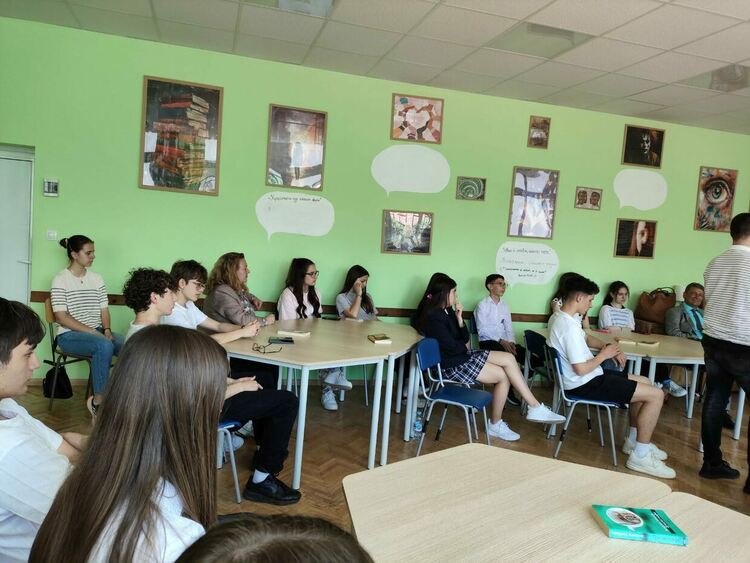 Писателката Катерина Хапсали гостува в ЕГ &bdquo;Проф. д-р Асен Златаров&ldquo;&nbsp;&ndash; Хасково