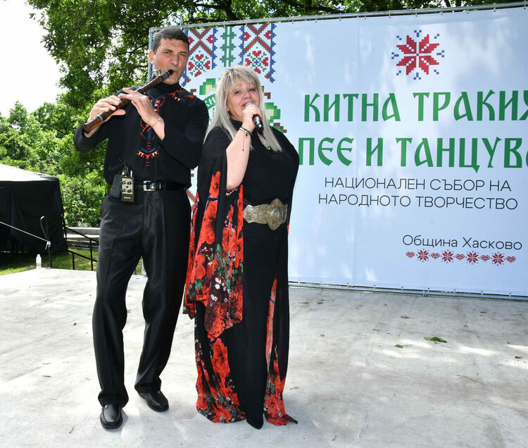 Шеф Ивайло Иванов готви в хаскоския парк "Кенана"