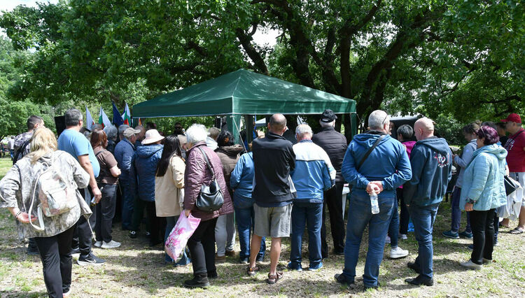 Шеф Ивайло Иванов готви в хаскоския парк "Кенана"