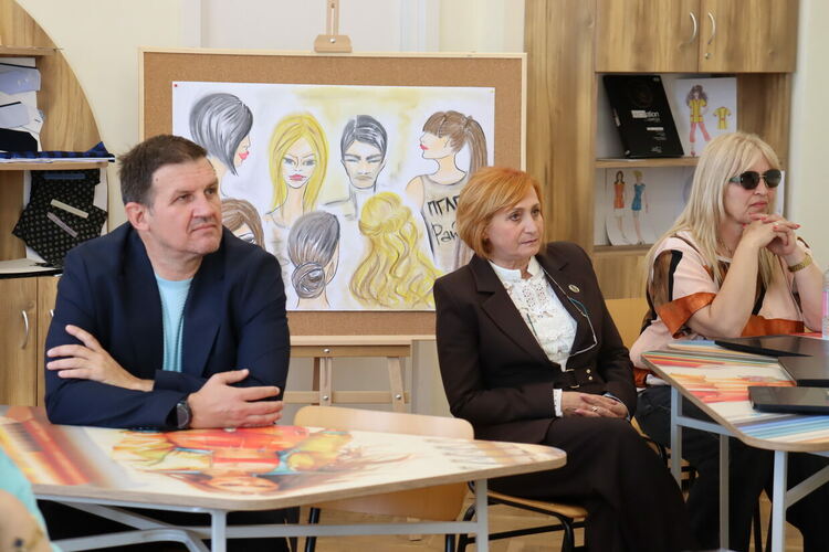 ПГЛП &bdquo;Райна Княгиня&ldquo; в Хасково откри нов високотехнологичен STEM център