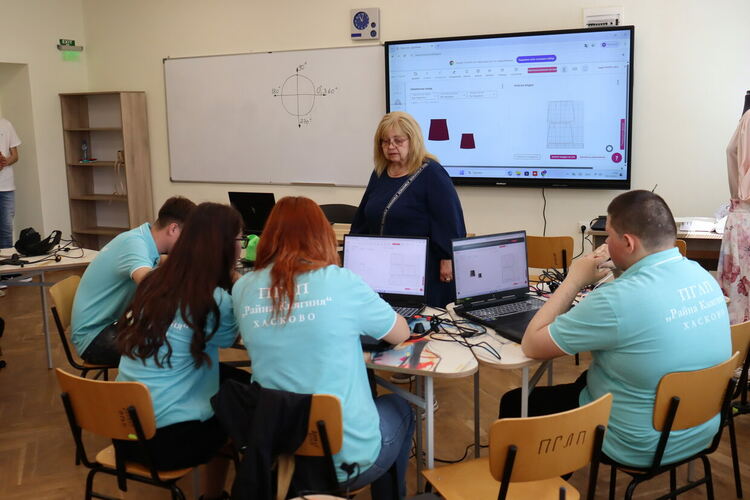 ПГЛП &bdquo;Райна Княгиня&ldquo; в Хасково откри нов високотехнологичен STEM център