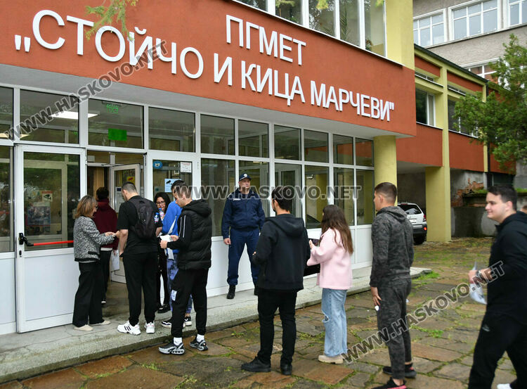 1578 зрелостници имат право да се явят на първата матура по БЕЛ