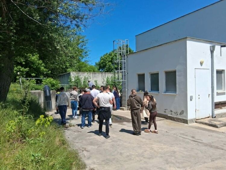 Бъдещи ВиК инженери от УАСГ почерпиха опит на терен в пречиствателната станция в Хасково