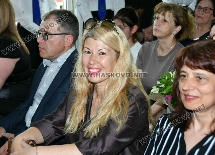 Наградиха изявени учители и ученици в навечерието на 24 май