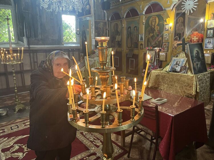 Литургия и курбан за здраве в църквата &bdquo;Св. Св. Константин и Елена&ldquo; в с. Крепост