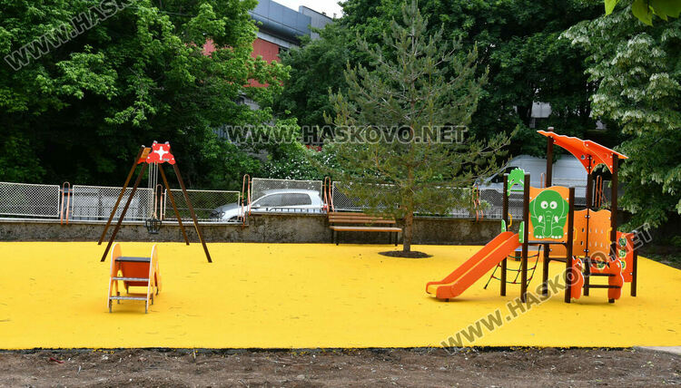 Откриха напълно обновената детска градина &bdquo;Иглика&ldquo; в Хасково 