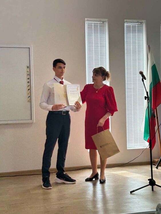 Отличиха изявени димитровградски учители и ученици в навечерието на 24 май