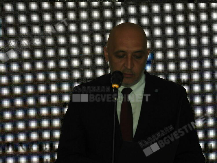 Кметът Ерол Мюмюн награди за 24 май преподаватели и културни дейци