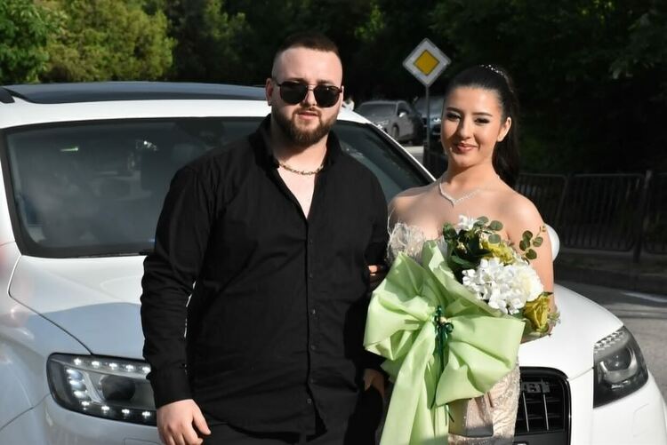 Абитуриентите на ФСГ&nbsp;&ndash; Хасково с бляскав бал на &bdquo;Кенана&ldquo;