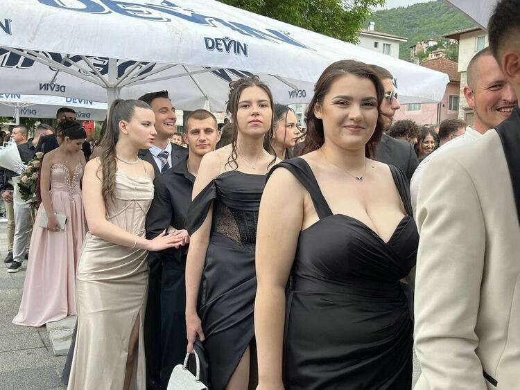 Девин