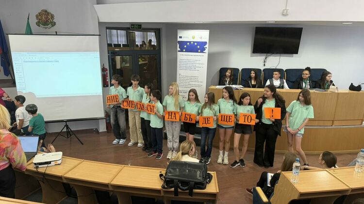 Ученици от Димитровград и Меричлери представиха свои умения и таланти във &bdquo;Фестивал на училищните клубове&ldquo;