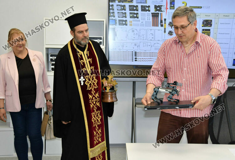 ПГДС &bdquo;Цар Иван Асен II&ldquo; отвори вратите на уникален Център за високи постижения и СТЕМ център