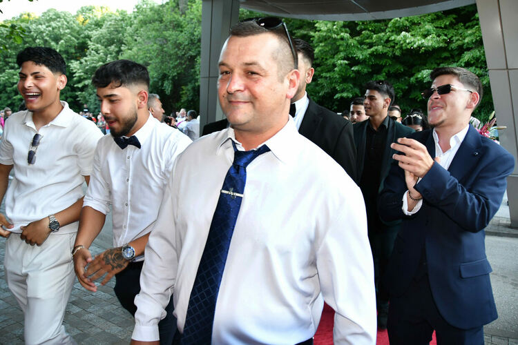 Випуск 2026 на ПГМЕТ &bdquo;Стойчо и Кица Марчеви&ldquo; Хасково с бляскав бал в &bdquo;Кенана&ldquo;