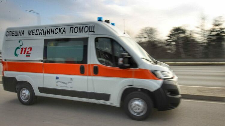 Трима души пострадаха при катастрофа по пътя Смолян &ndash; Стойките