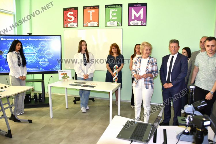 STEM център и нови дигитални класни стаи посрещат учениците в Езикова гимназия&nbsp;&ndash; Хасково