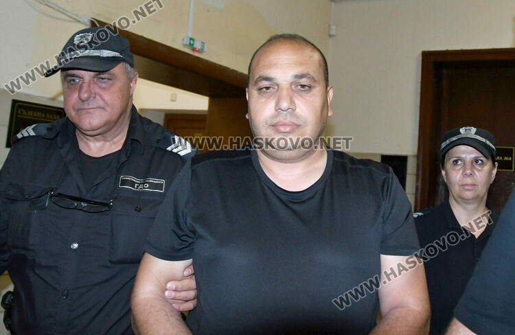 Окръжният съд в Хасково пусна под домашен арест мъж, издирван в Гърция за трафик на мигранти