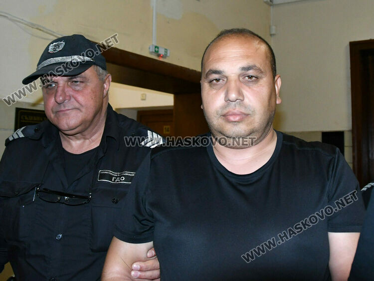 Окръжният съд в Хасково пусна под домашен арест мъж, издирван в Гърция за трафик на мигранти