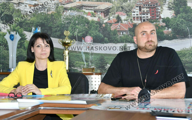 &bdquo;Театър, обичам те!&ldquo; се завръща в обновената сграда на театъра