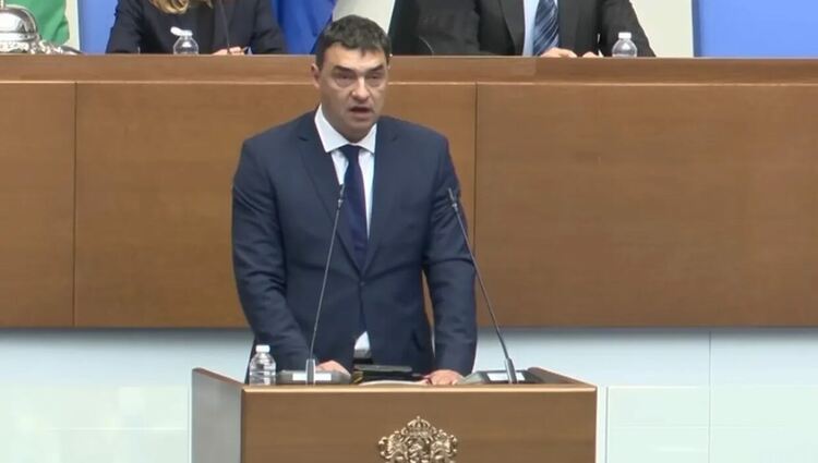 &bdquo;Прогресивно&ldquo; в деня на детето! Владо Николов: Може да се намали майчинството