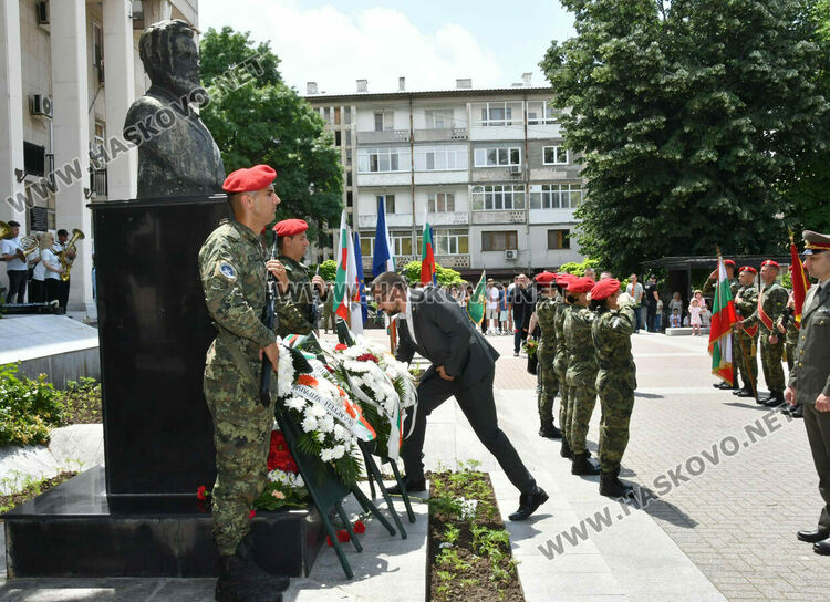 Хасково сведе глава пред подвига на Ботев и героите, загинали за свободата на България