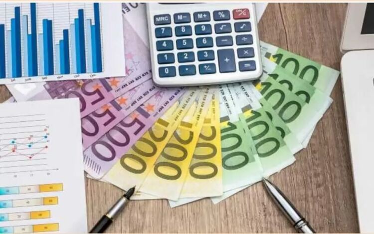 Кабинетът &bdquo;Радев&ldquo; губи битката с бюджетния дефицит