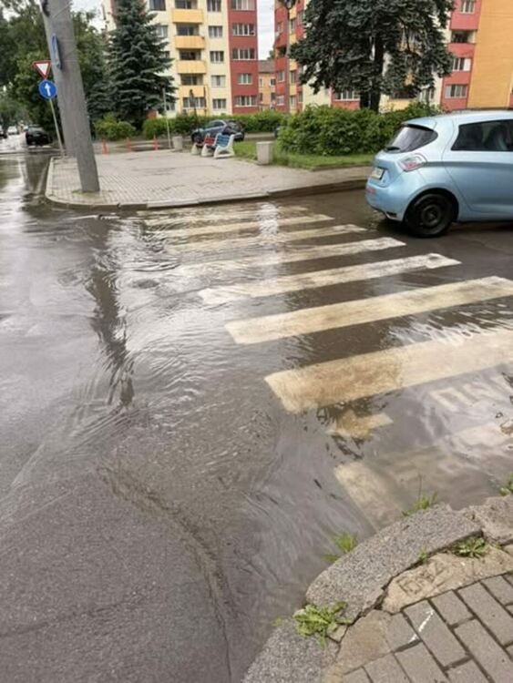 Всички участъци в Перник, за които са постъпили сигнали след интензивния валеж, са отводнени
