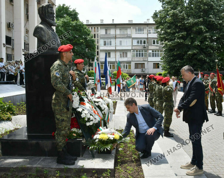 Хасково сведе глава пред подвига на Ботев и героите, загинали за свободата на България